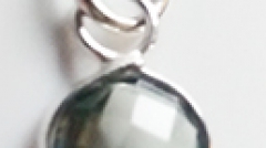 greenamethystroundcharm[1]