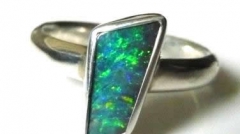 longbluegreenboulderopalring[1]